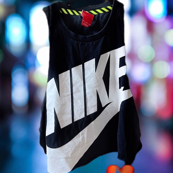 Nike Womens Medium cropped tank top - Picture 1 of 1